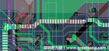 慢慢確認CAF發(fā)生的位置后，可以配合Gerber查看PCB的結(jié)構(gòu)是否有通孔太近或是線路太近的問題。