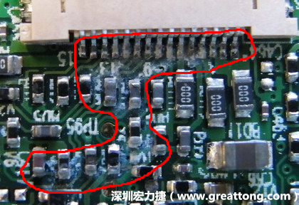 電路板疑似腐蝕氧化，懷疑電流異常過熱造成