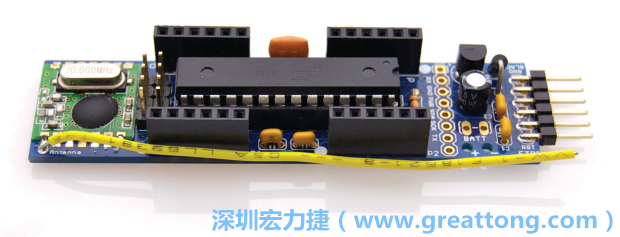 JeeLabs的尚?克勞德?威普樂(lè)（Jean-Claude Wippler）以RBBB為基礎(chǔ)設(shè)計(jì)出JeeNode，JeeNode使用不同的排針并加裝了SPI無(wú)線端口以提供無(wú)線傳輸使用。 使用EAGLE