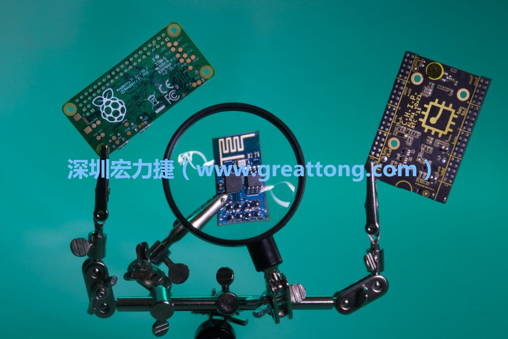 A Raspberry Pi Zero、ESP8266和CHIP。